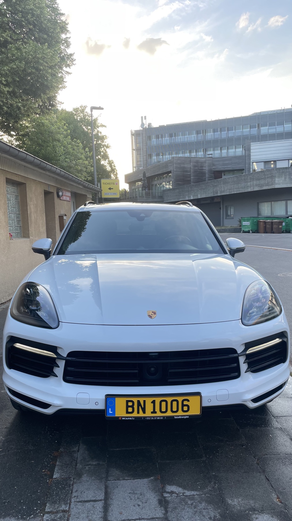 White Porsche after GoClean Lux premium exterior finish